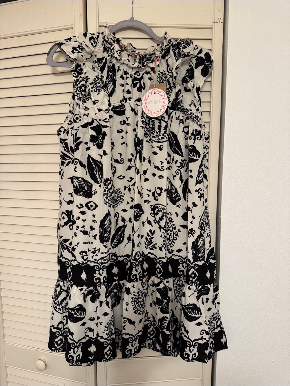 Umgee Black and White Ruffle-Neck Sleeveless Dress